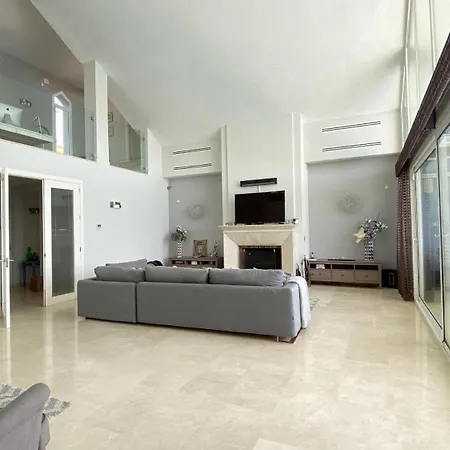 Elviria Mediterranean Luxury Villa *